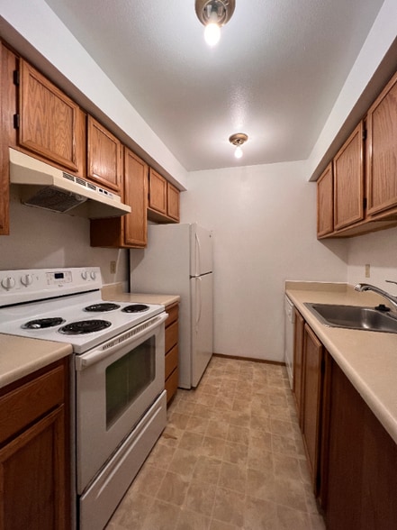 Building Photo - 10522 Lake City Way NE