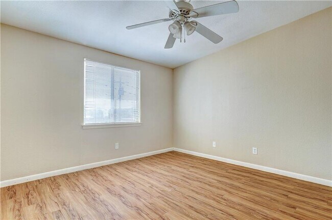 Building Photo - UT condo for lease