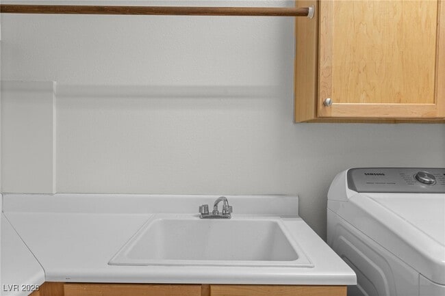 Building Photo - 8009 Clock Tower Ct