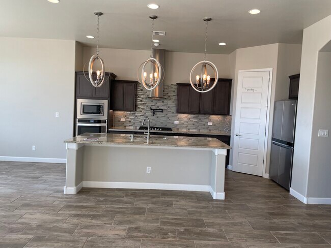 Building Photo - 4150 Lodge Ct NE