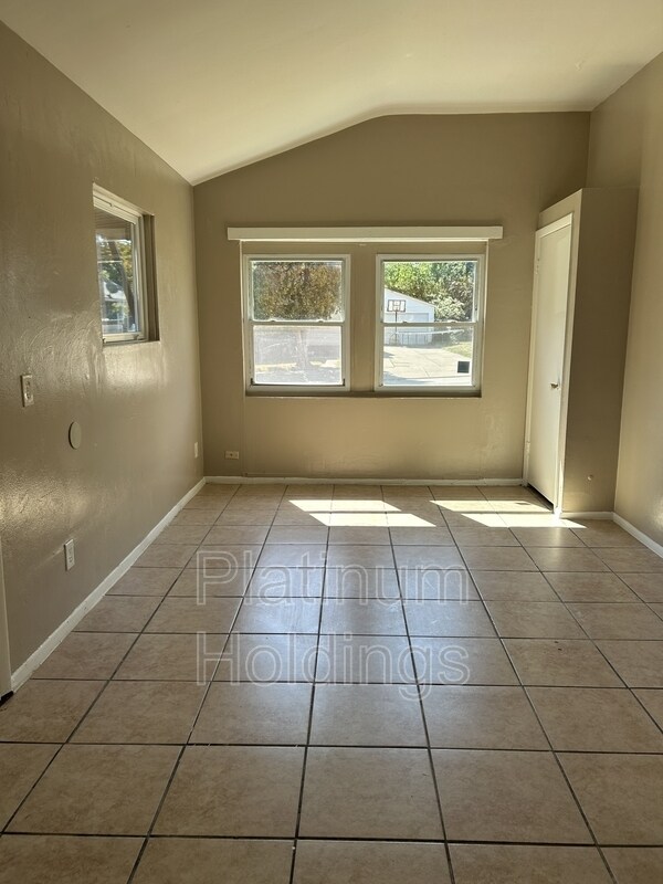 Building Photo - 1043 Neville Ave
