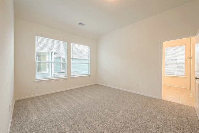 Building Photo - 628 Silver Pear Ct