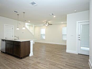 Building Photo - 411 Parkline Dr