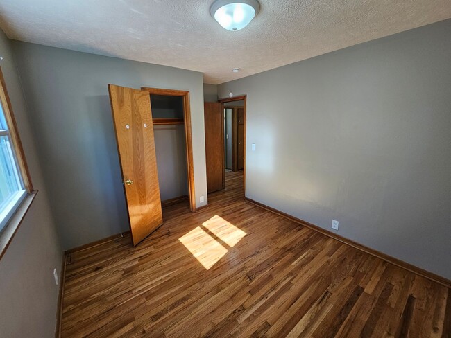 Building Photo - Single Family with basement