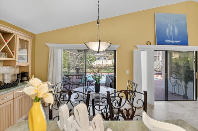 Building Photo - 190 Temple Ave