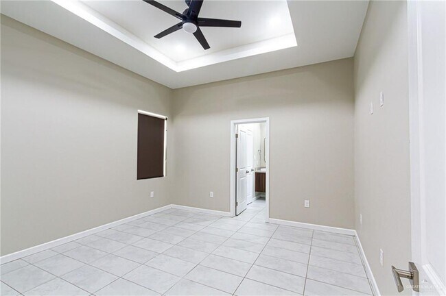 Building Photo - 15 Garman St