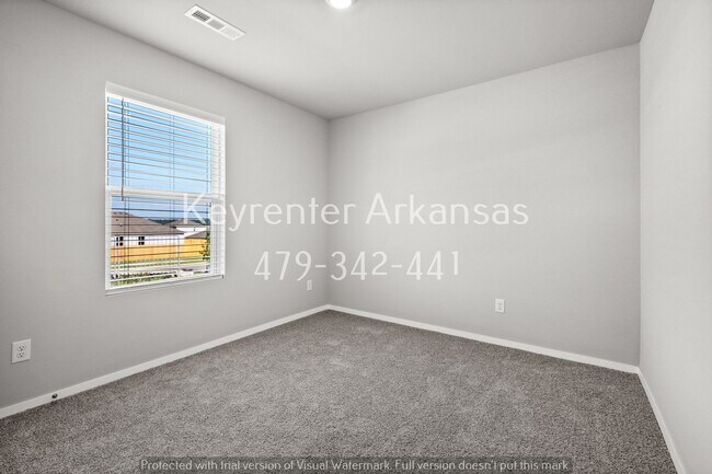 Building Photo - 2476 N Raven Ln