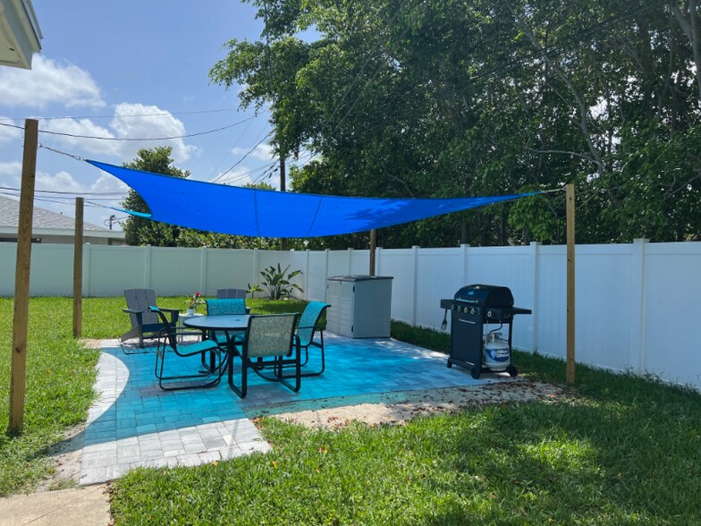 Building Photo - 620 SE 47th St