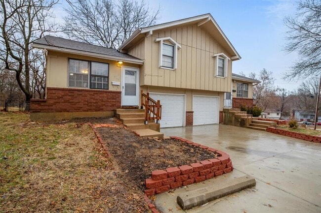 Building Photo - 618 E Johnston St