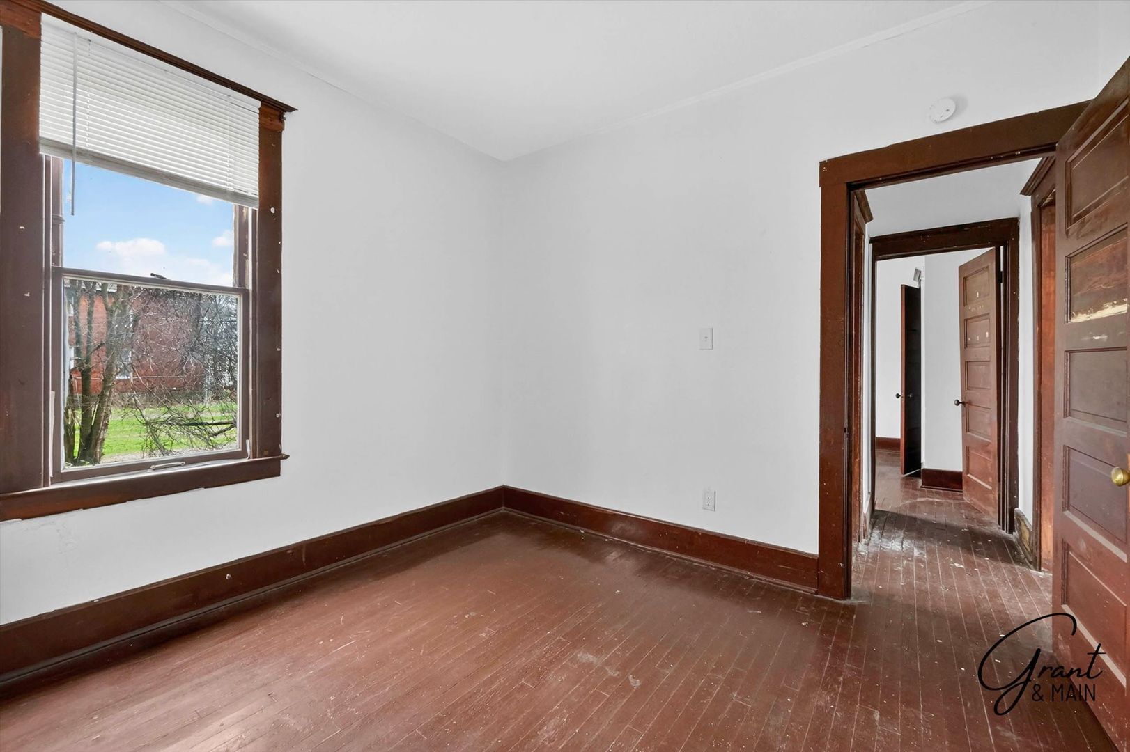 Building Photo - 127/129 W. Buena Vista - AIS-HASE LLC