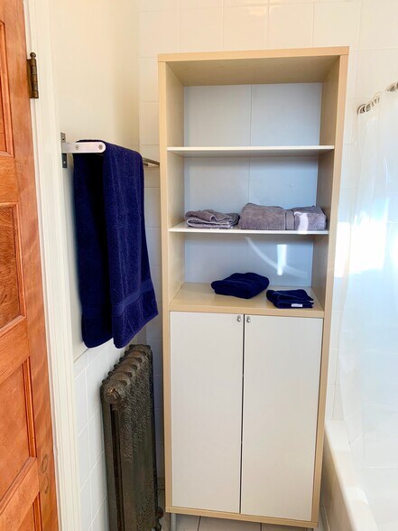 Building Photo - 2258 Cathedral Ave NW