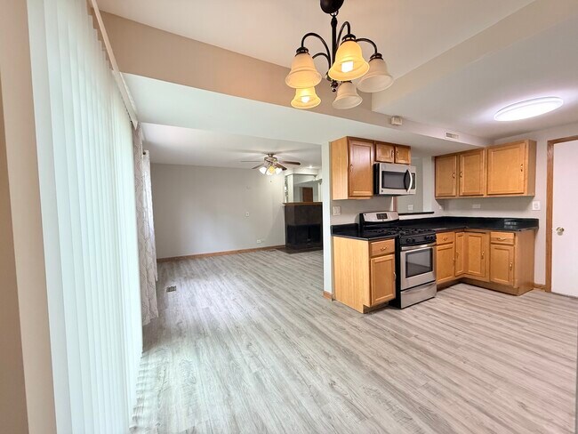 Building Photo - 229 Juniper Ln
