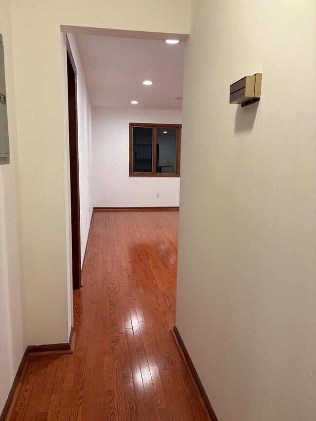 Building Photo - 1250 N Broad St