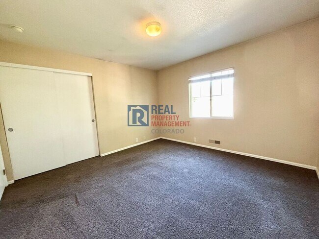 Building Photo - 9758 Laredo St.