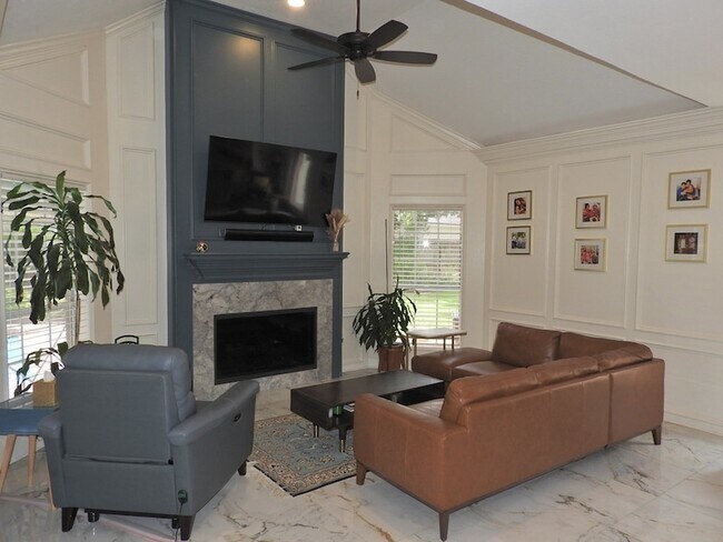 Building Photo - 2319 Amber Springs Dr
