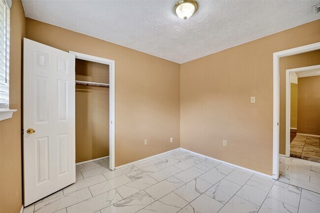 Building Photo - 1379 Wrotham Ln
