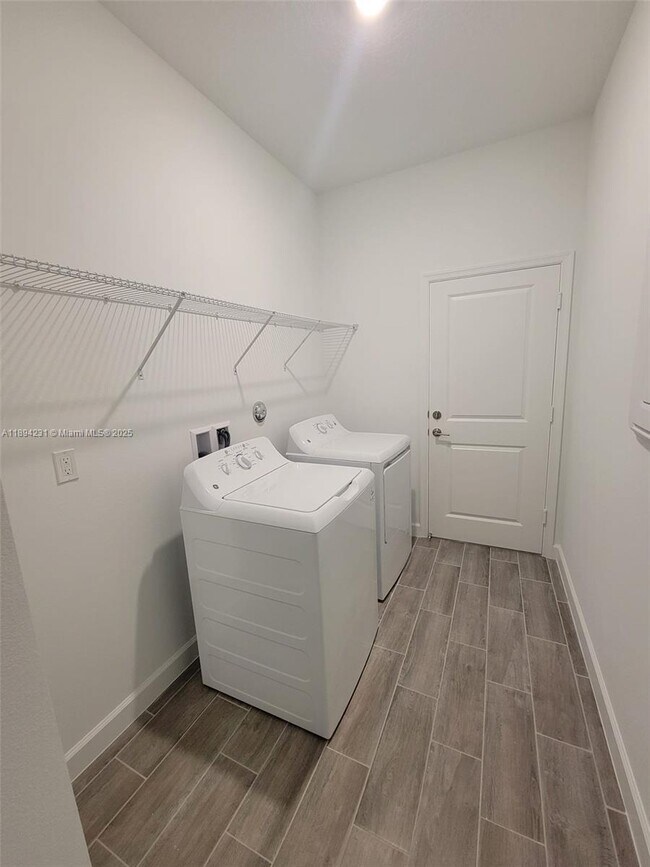 Building Photo - 1689 Whistlegrass Ln