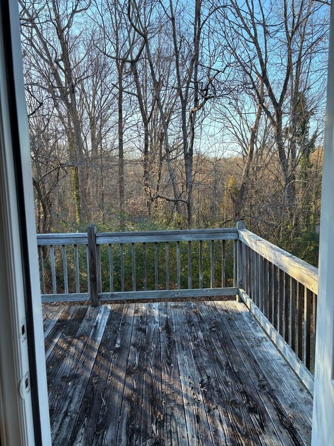 Building Photo - 373