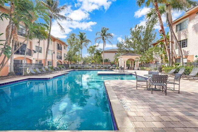 Building Photo - 2107 SE 10th Ave