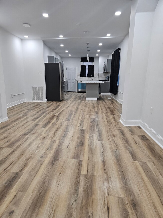 Building Photo - 3270 N Marston St