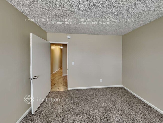 Building Photo - 1406 E Elsmere Dr