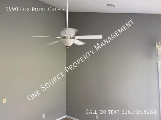 Building Photo - 5990 Fox Point Cir