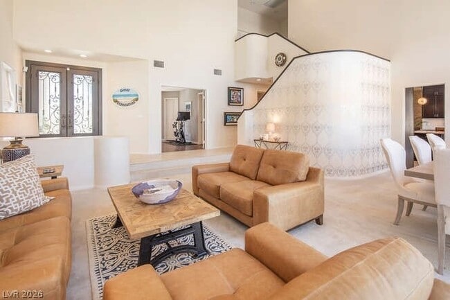 Building Photo - 8856 Rainbow Ridge Dr