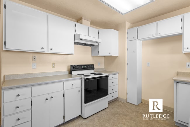 Building Photo - 3 Bedroom House in Central Point!