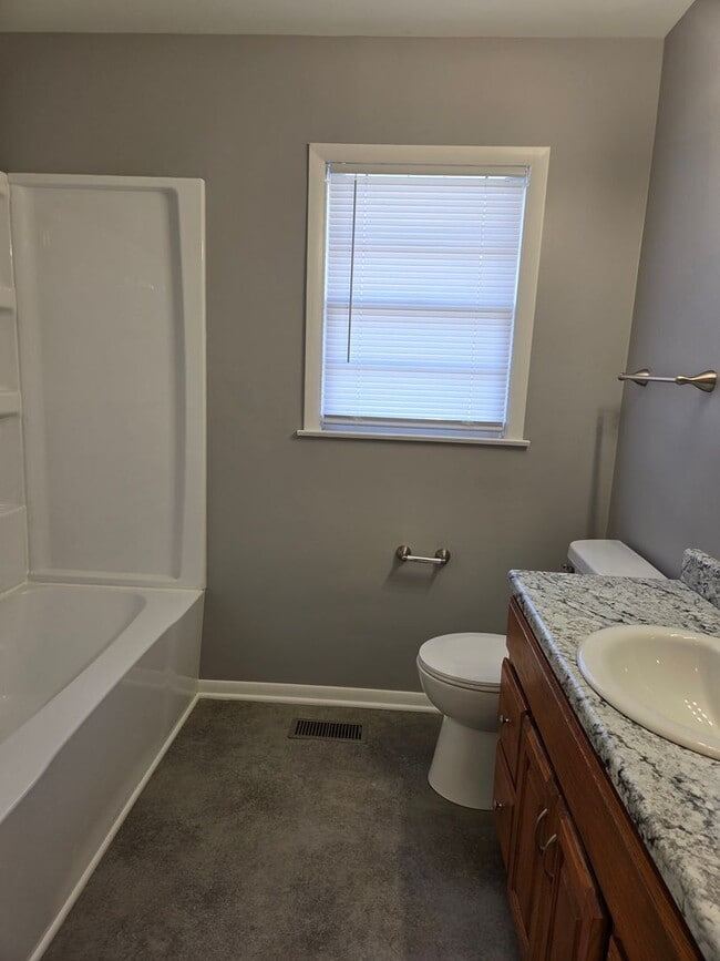 Building Photo - 1200 E Beaumont St