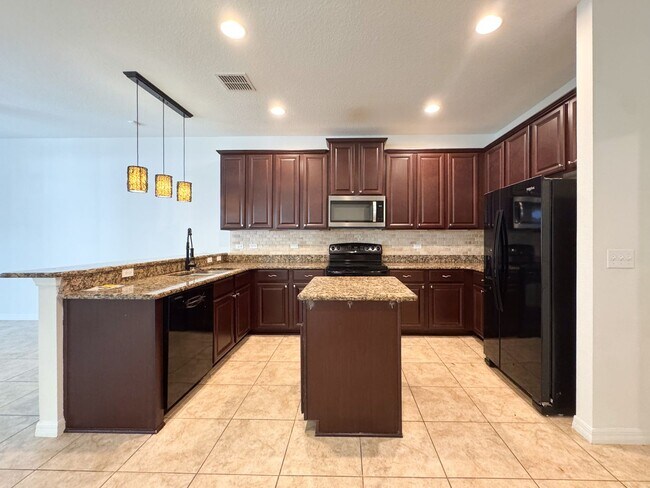 Building Photo - Windermere Landings Highly Desirable 3/2.5 Home...Beautifully Upgraded (2139 sq ft)! MUST SEE!