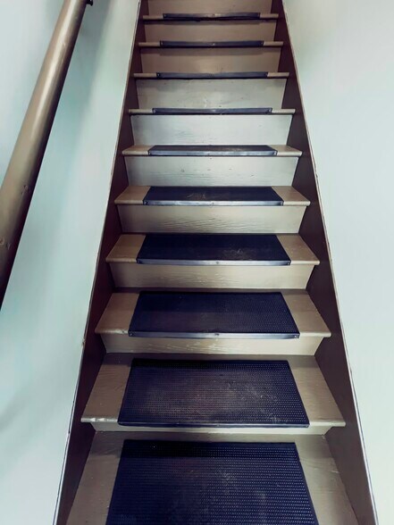 Building Photo - 15 Park Cir