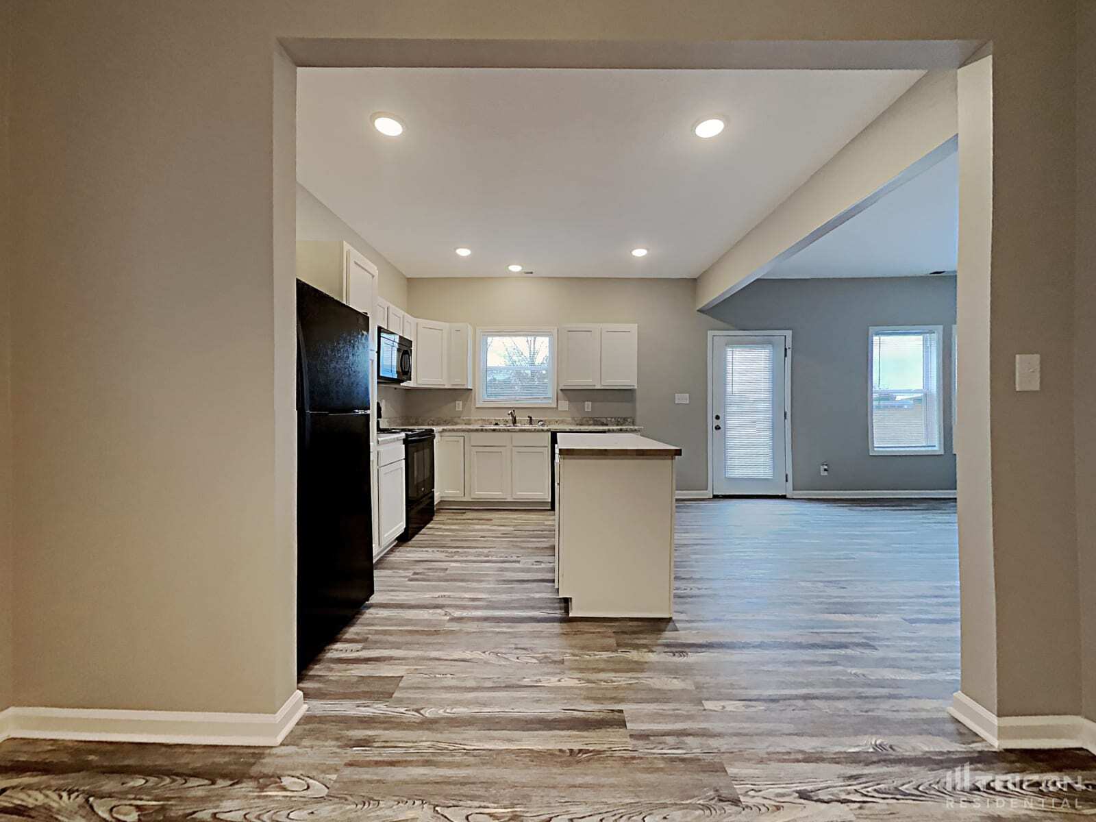 Building Photo - 1096 Tomahawk Pl