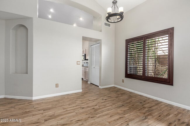 Building Photo - 2500 S Sunnyvale Ave