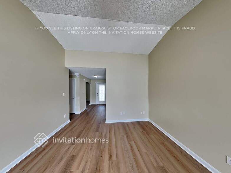 Building Photo - 2751 Mint Dr