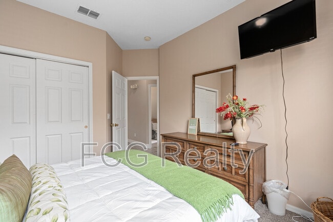 Building Photo - 825 Wildflower Rd