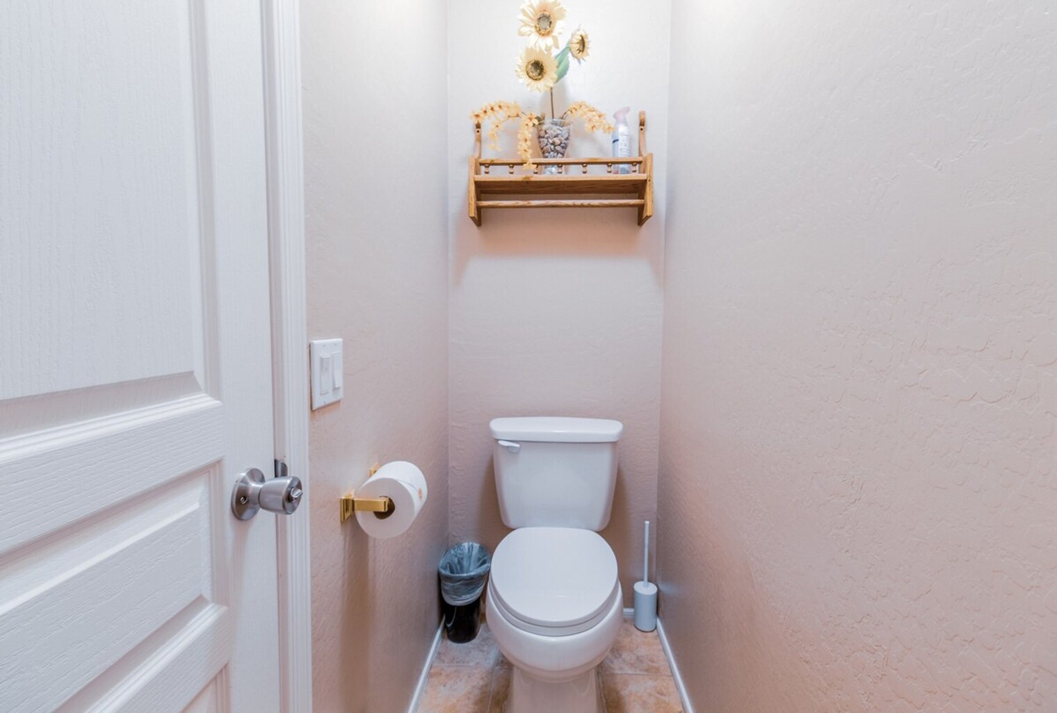 Building Photo - 1550 N Desert Willow St