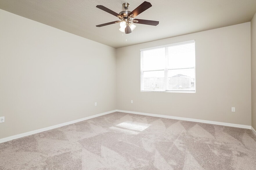 Building Photo - 5284 Sanders Oak Trl