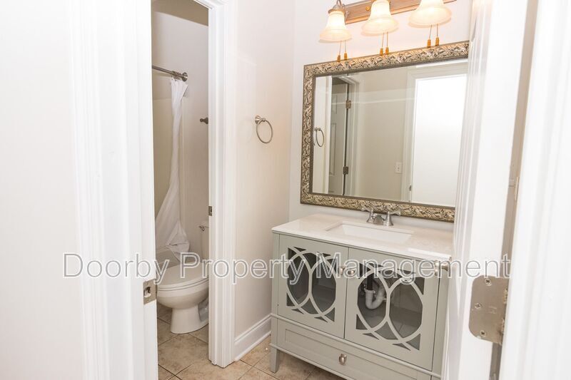 Building Photo - 8584 Sunridge Dr