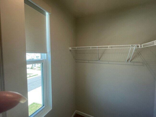 Building Photo - You’ve Got to See This Rental!