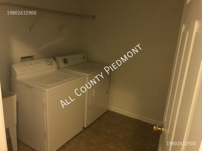 Building Photo - 4808 Delprado Cir