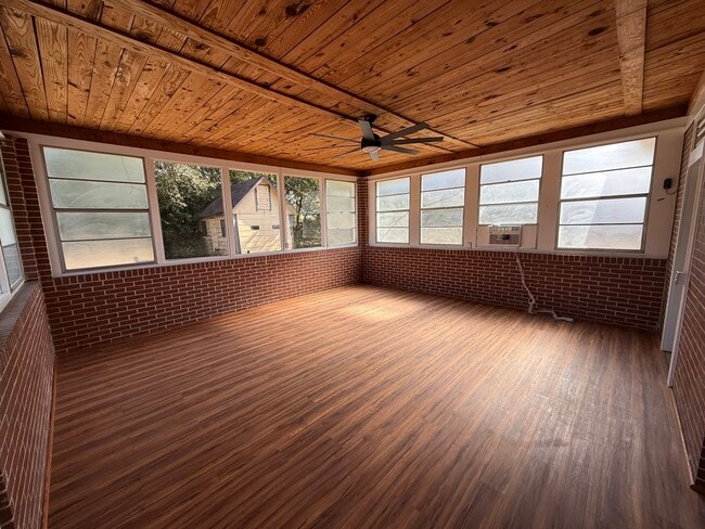 Building Photo - 61 Loganberry Cir