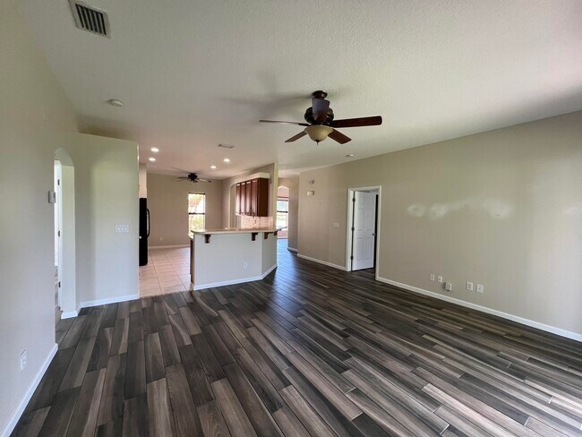 Building Photo - 254 Broyles Dr