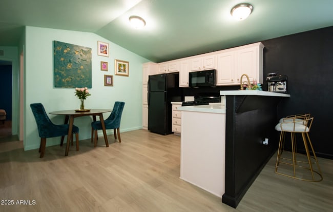 Building Photo - 1650 S Arizona Ave