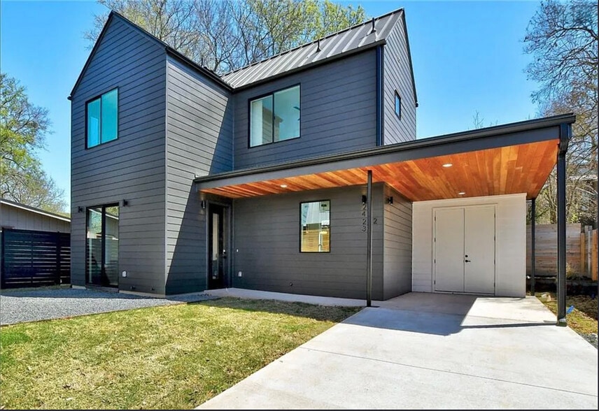 Primary Photo - 2423 Wilson St