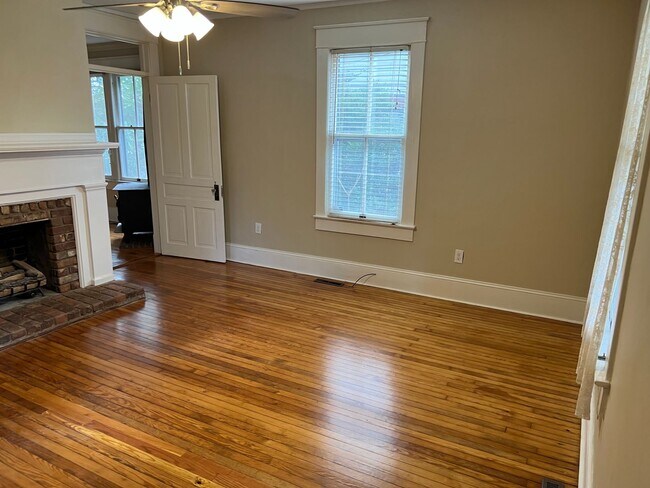 Building Photo - Downtown Statesville - 4 BR / 2 BA