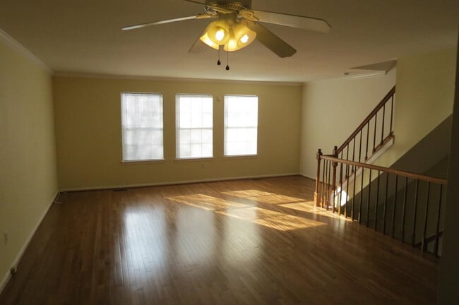 Building Photo - 2208 Wimbledon Cir