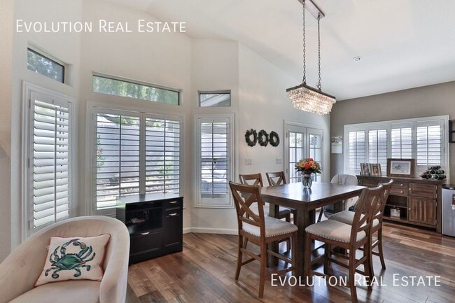 Building Photo - 1542 E Beacon Dr