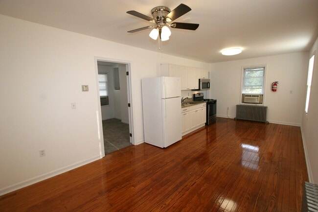 Building Photo - 86 Bethany Rd