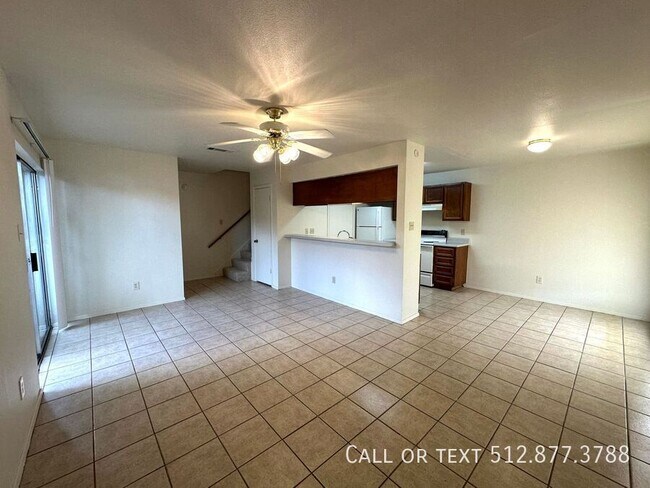 Building Photo - 2203 Creekside Ln