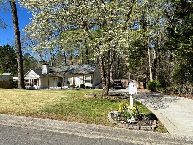 Building Photo - 232 Apple Branch Dr